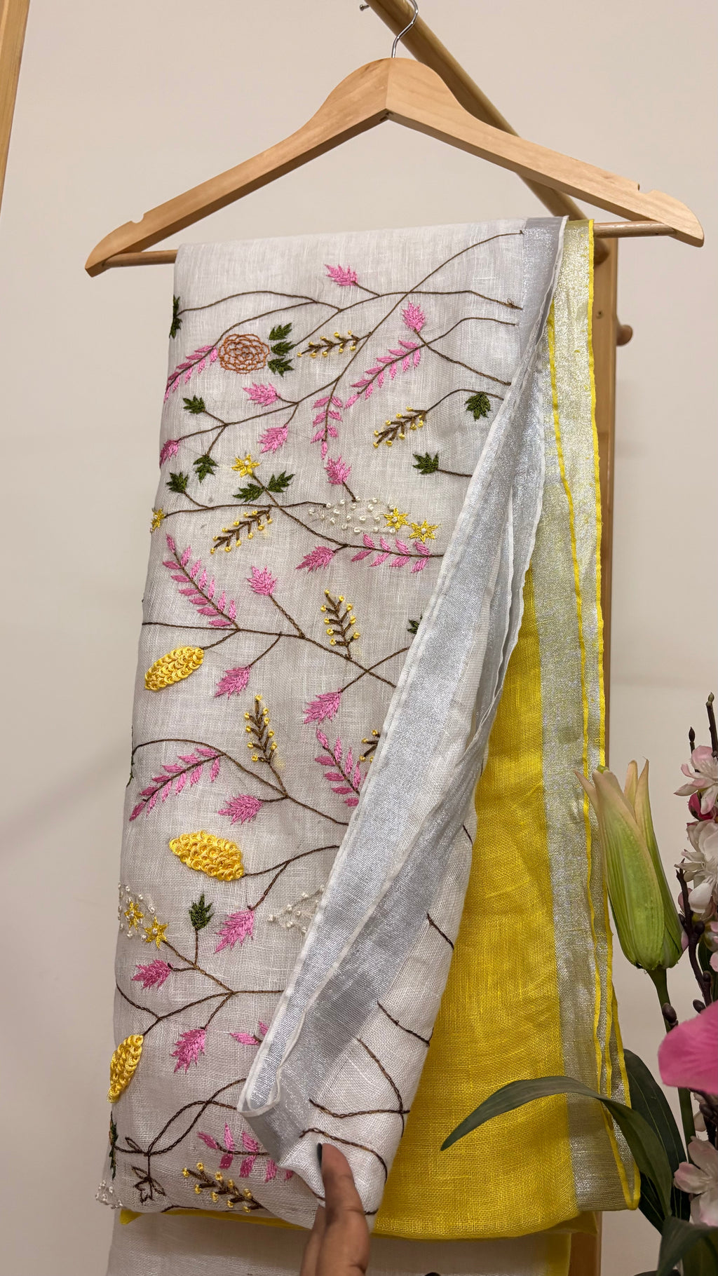 ASHIMAA - Premium Linen Hand Embroidered saree