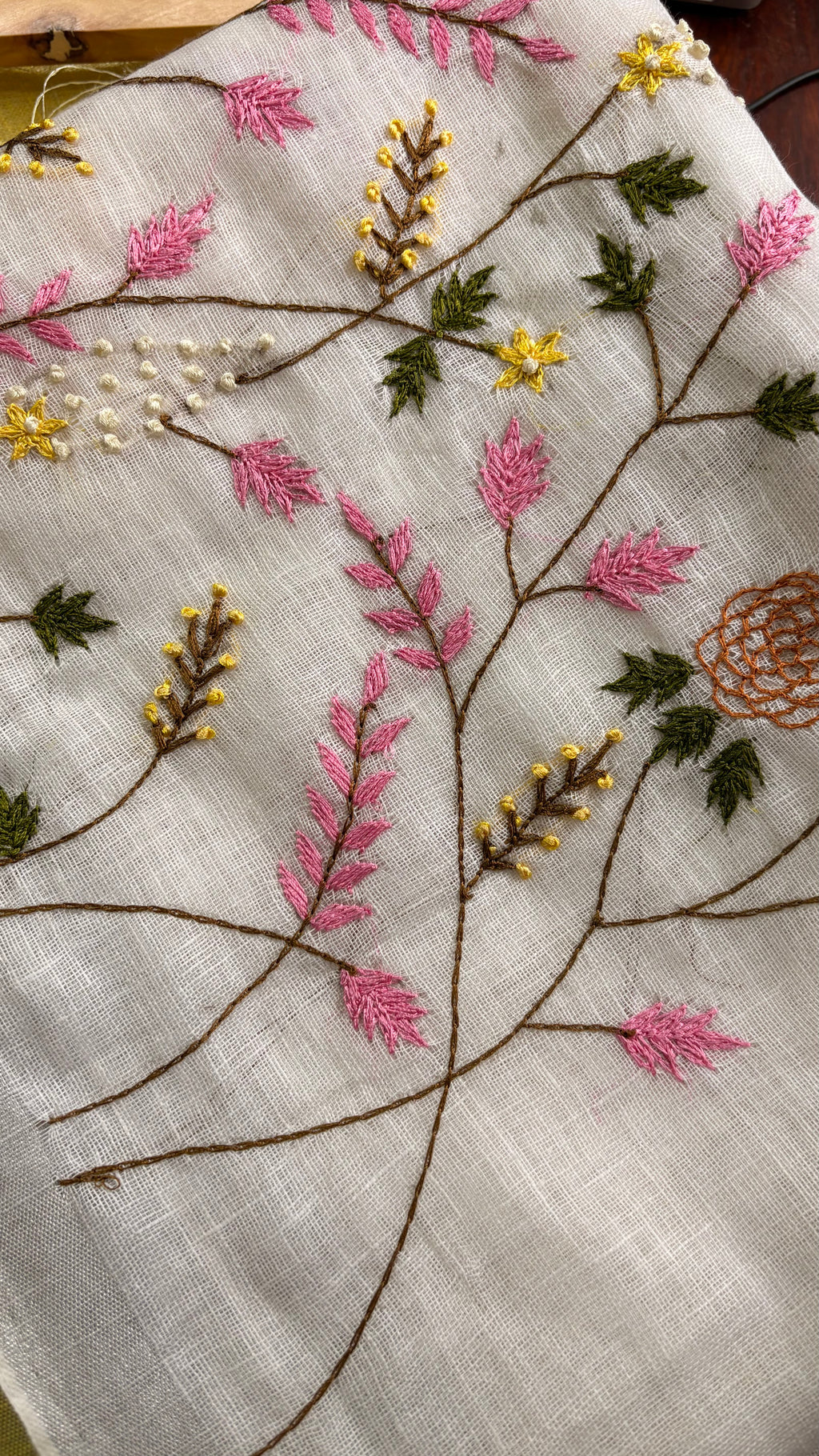 ASHIMAA - Premium Linen Hand Embroidered saree