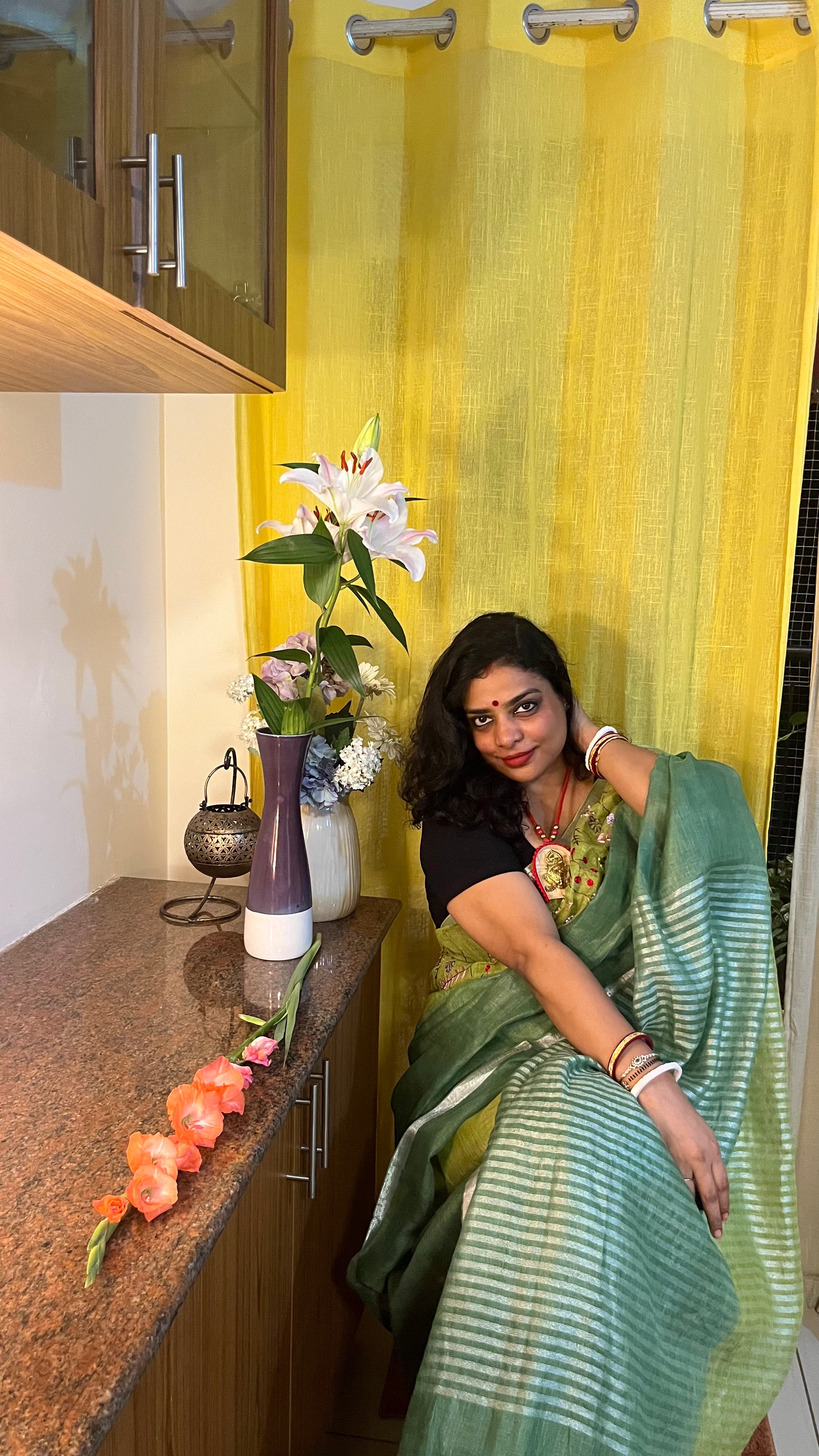 VASUNDHARA - Pure Linen Hand-Embroidered French Knot Saree