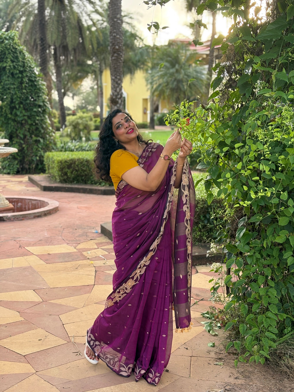 RAMYA - Premium Mul-Cotton Floral Tangail Saree
