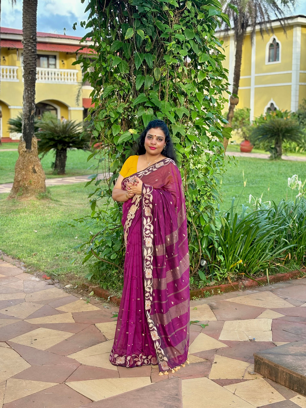 RAMYA - Premium Mul-Cotton Floral Tangail Saree